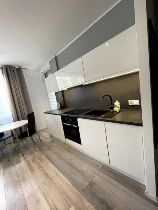 New Apartment - Near Sky Tower - 4 People - New Building - Lift Wrocław Eksteriør bilde